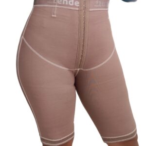 Faja short corte alto a la rodilla de alta compresión. Ideal para postparto, histerectomía y uso diario.